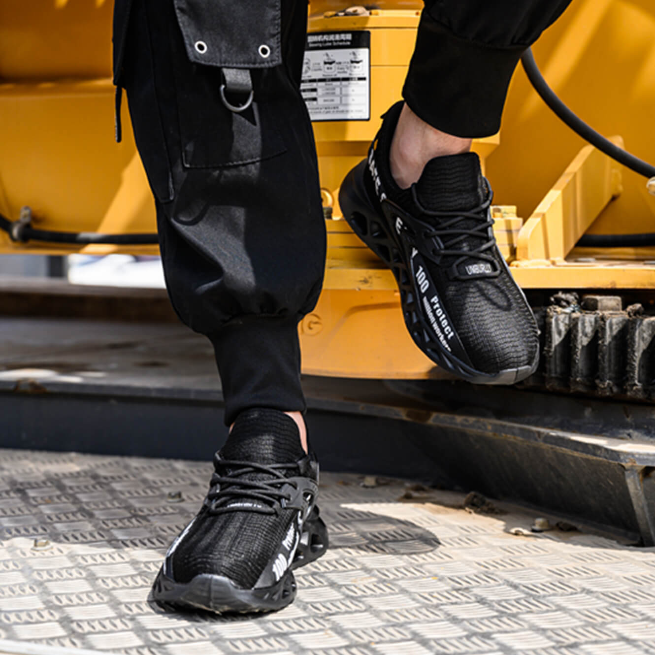 QD Steel Toe Stylish Work Sneakers